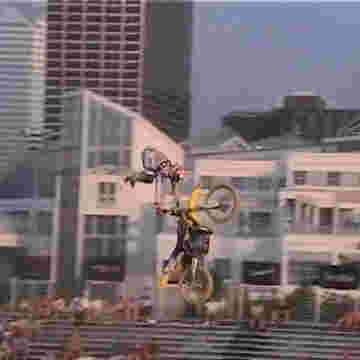 Des pros du bike te font une démo impressionnante