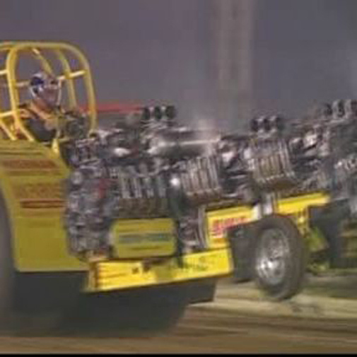 La course de tractor pulling est ouverte!