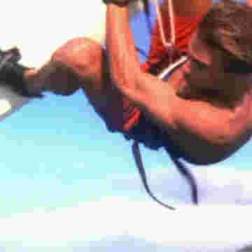 Surfers nautiques aimant la sensation forte!