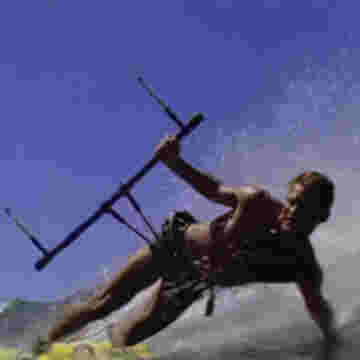 Surfers nautique réalisant des figures époustouflantes!