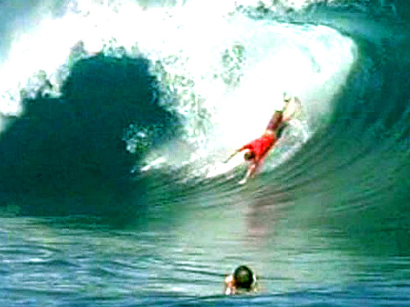 Des surfeurs qui ratent la vague