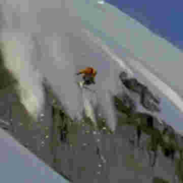 Il réalise des sauts magistraux sur son ski!