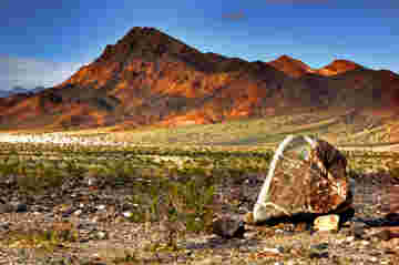 Montagne dans le désert Mojave