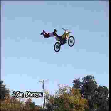 Talentueux bikers en pleine démonstration de choc !